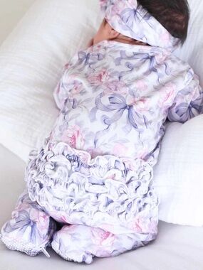 Caden Lane Leighton's Lavender Ruffle Zipper Footie 0-3M EUC Floral & Bows